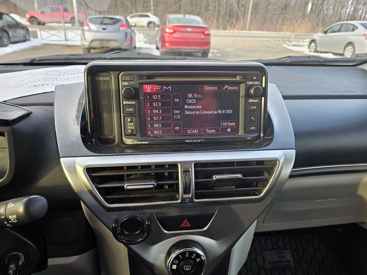 Scion iQ 2014 - Thumbnail 2
