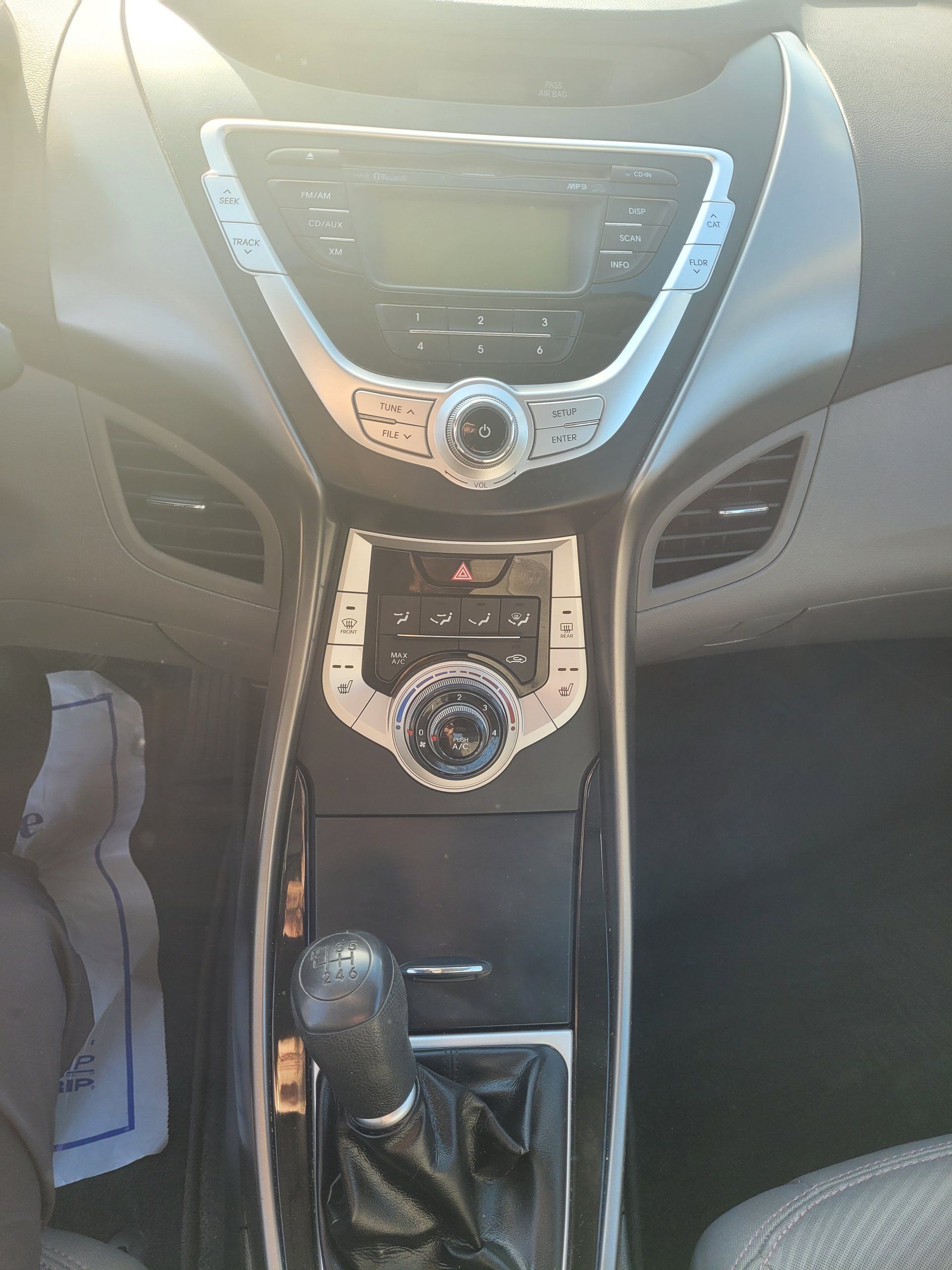 Hyundai Elantra 2012 - Image 4