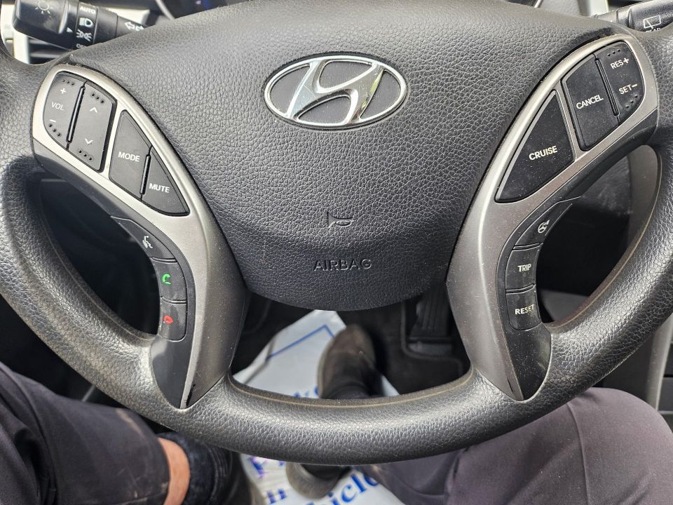 Hyundai Elantra GT 2015 - Image 10