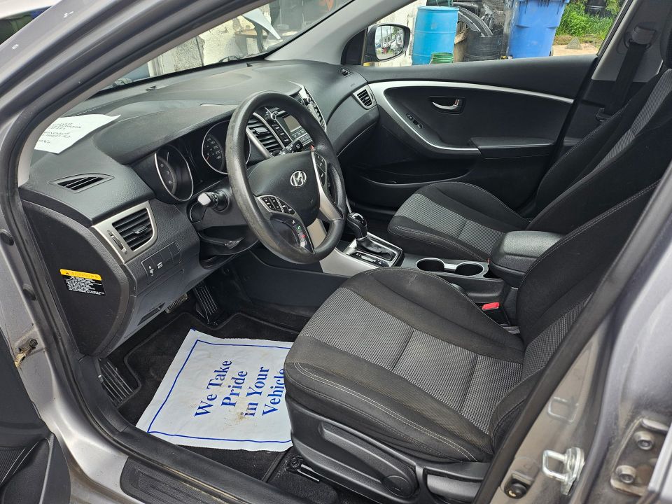 Hyundai Elantra GT 2015 - Image 4
