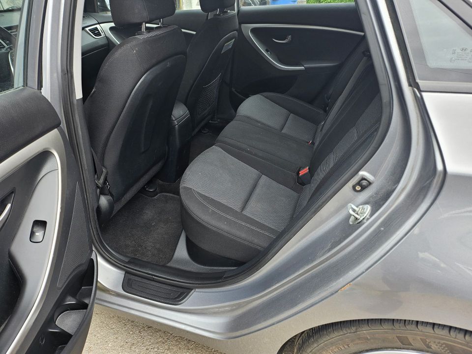 Hyundai Elantra GT 2015 - Image 6
