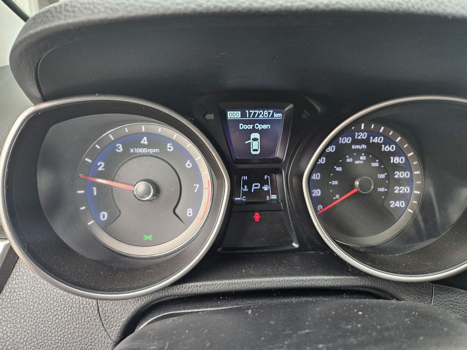 Hyundai Elantra GT 2015 - Image 7