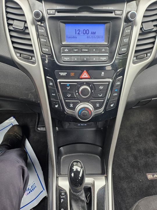 Hyundai Elantra GT 2015 - Image 8