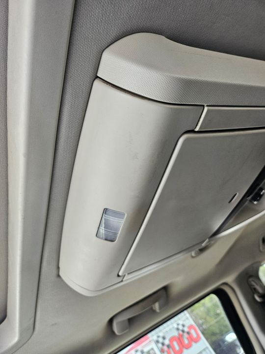Chrysler Town & Country 2011 - Image 6