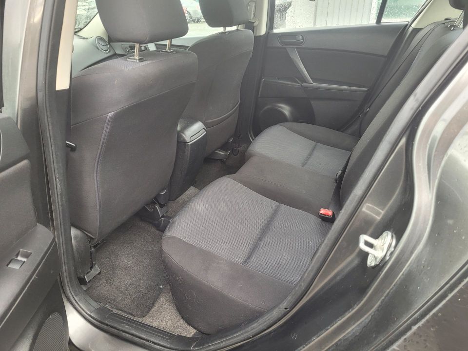 Mazda Mazda3 2011 - Image 10